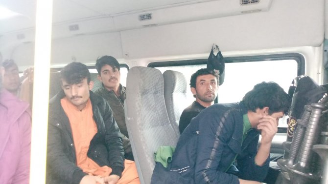 Çorlu’da 8 Kaçak Göçmen Yakalandı