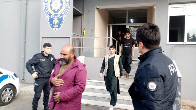 Çorlu’da 8 Kaçak Göçmen Yakalandı
