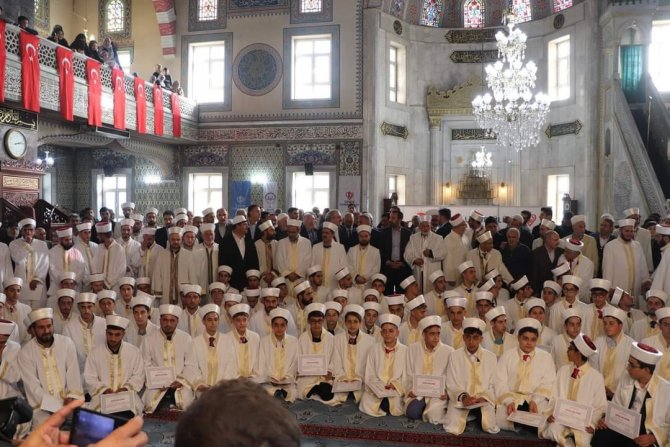 İ̇zzetpaşa Camii’nde Hafızlık İcazet Merasimi Yapıldı