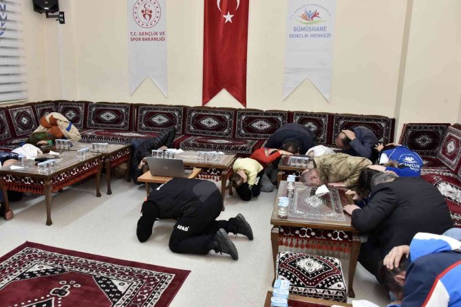 Gümüşhane’de Geniş Katılımlı Deprem Anı Tatbikatı Yapıldı