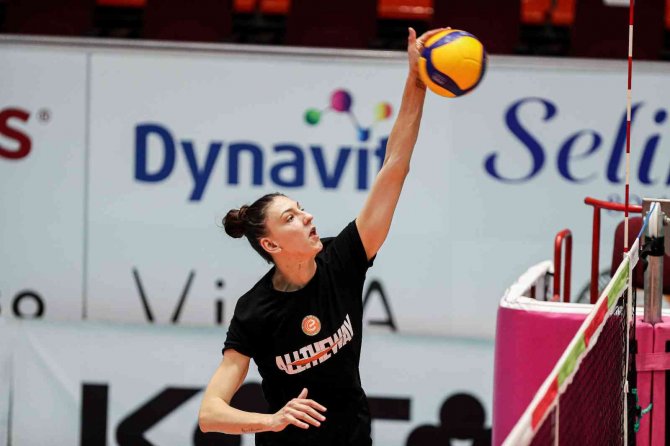 Eczacıbaşı Dynavit, Sarıyer Belediyespor Hazırlıklarına Devem Ediyor