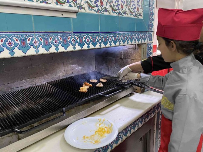 Gaziosmanpaşalı Minik Şeflerden Anlamlı Sosyal Sorumluluk Projesi