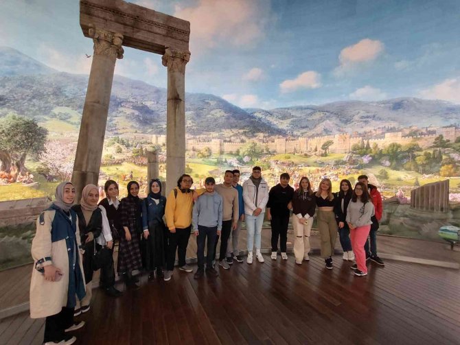 Gençlik, Bursa’da Yollarda