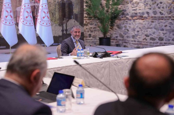 Bakan Nebati, İnşaat Sektörü Temsilcileriyle Bir Araya Geldi