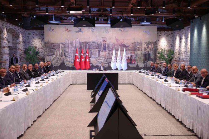 Bakan Nebati, İnşaat Sektörü Temsilcileriyle Bir Araya Geldi