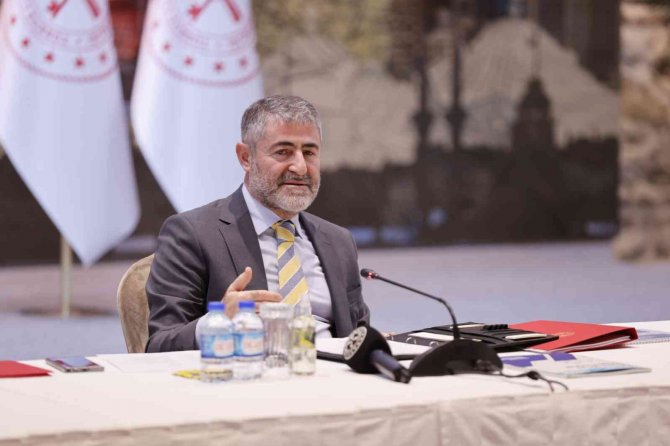 Bakan Nebati, İnşaat Sektörü Temsilcileriyle Bir Araya Geldi