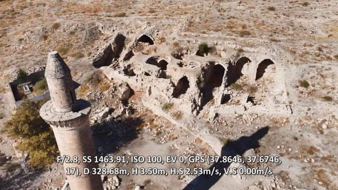 Eski Besni Ören Yeri Zamana Direniyor