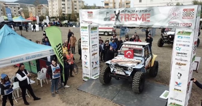 Dev Arazi Araçlarının Engellerde Yaşadığı Zor Anlar Kamerada