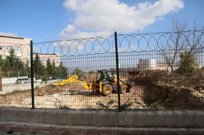 Erenler Mahallesinde Kreş Yapılıyor