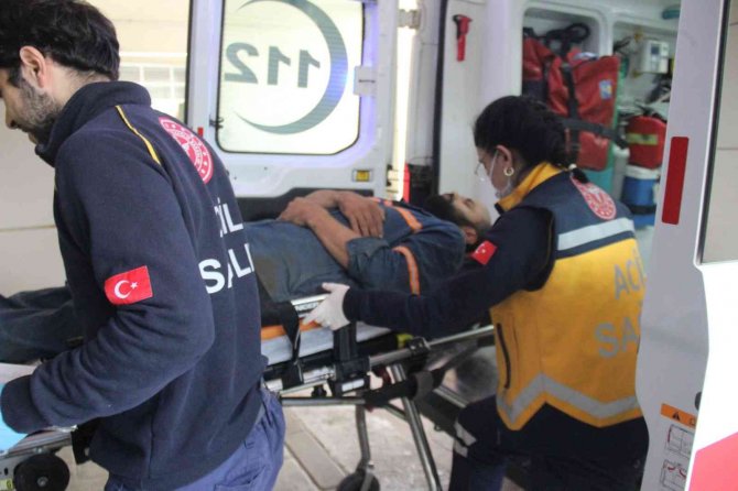 Kümesin Üzerinden Malzeme Almaya Çalışırken Dengesini Kaybedip Düştü