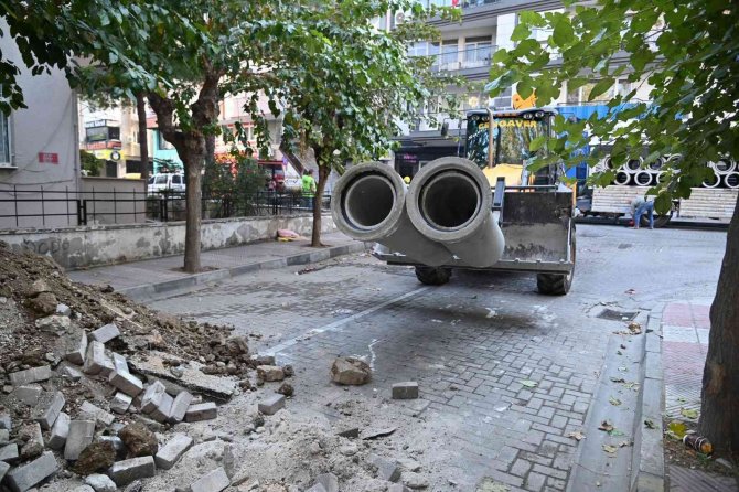 Avni Gemicioğlu Caddesinin Altyapı Çalışmaları Başladı