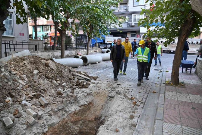 Avni Gemicioğlu Caddesinin Altyapı Çalışmaları Başladı