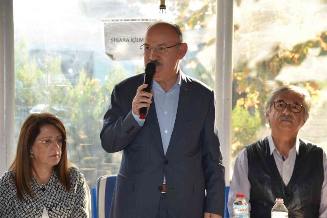 Vali Karadeniz Ve Eşi Zehra Karadeniz Eğitime Katkı Derneği Üyeleriyle Buluştu