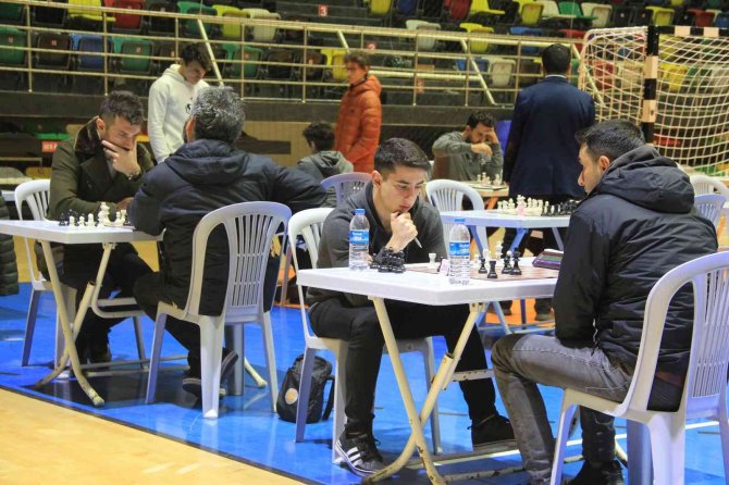 Tekkeköy’de Satranç Turnuvası Heyecanı