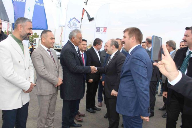 Bakan Varank: "Togg, Cumhurbaşkanımızın Liderliğinde 2023 Yılında Yolların Tozunu Arttıracaktır"