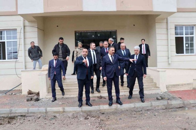 Siirt Valisi Hacıbektaşoğlu, Veysel Karani Beldesinde İncelemelerde Bulundu