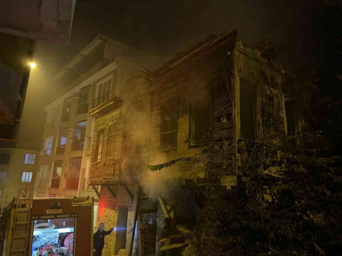 Sinop’ta Metruk Binada Yangın Paniği