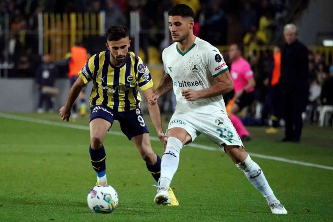 Spor Toto Süper Lig: Fenerbahçe: 1 - Giresunspor: 2 (Maç Sonucu)