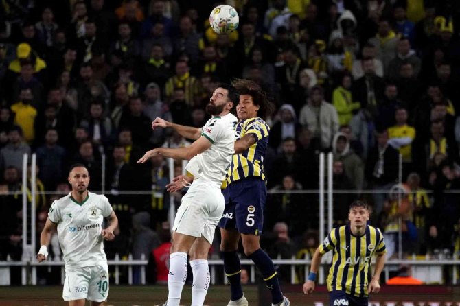 Spor Toto Süper Lig: Fenerbahçe: 1 - Giresunspor: 2 (Maç Sonucu)