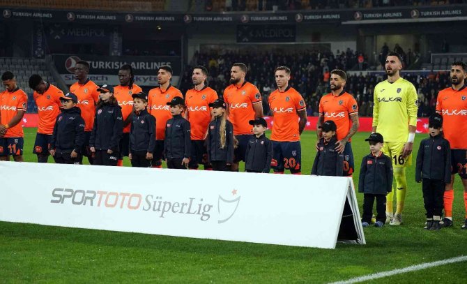 Spor Toto Süper Lig: Medipol Başakşehir: 0 - Galatasaray: 1 (Maç Devam Ediyor)