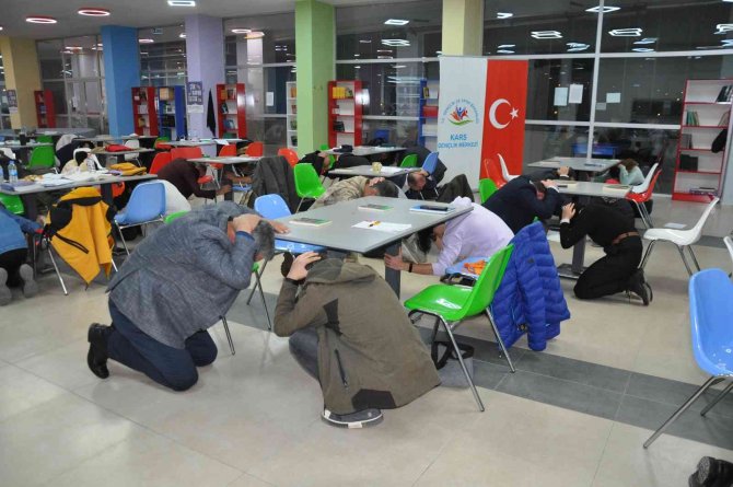 Kars’ta "Çök-kapan-tutun" Tatbikatı Yapıldı