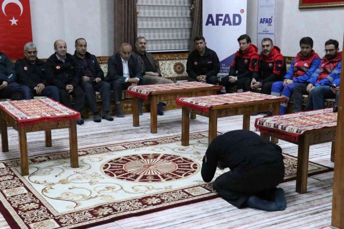 Van’da "Çök-kapan-tutun" Tatbikatı Gerçekleştirildi