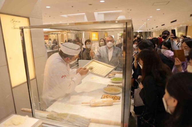 Türk Tatlısı Baklava Japonya’nın En Lüks Semtinde Görücüye Çıktı