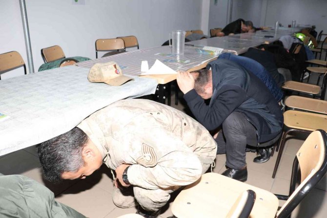 Amasya’da ’Çök Kapan Tutun’ Tatbikatı