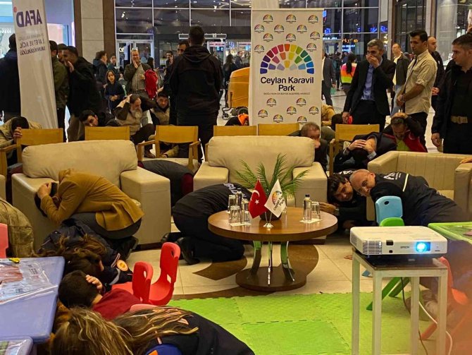 Diyarbakır’da "Çök-kapan-tutun" Deprem Tatbikatı Yapıldı