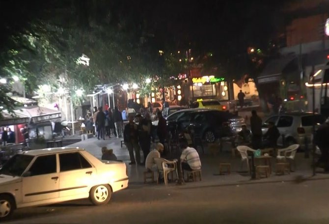 Gaziantepliler Tatbikat Sırasında Kebap Yemeye Devam Etti