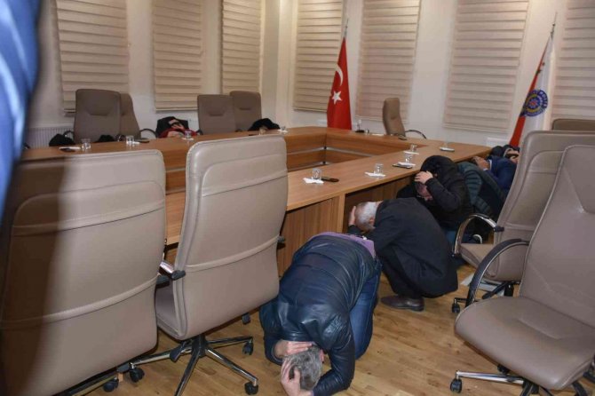 Tosya’da "Çök Kapan Tutun" Tatbikatı