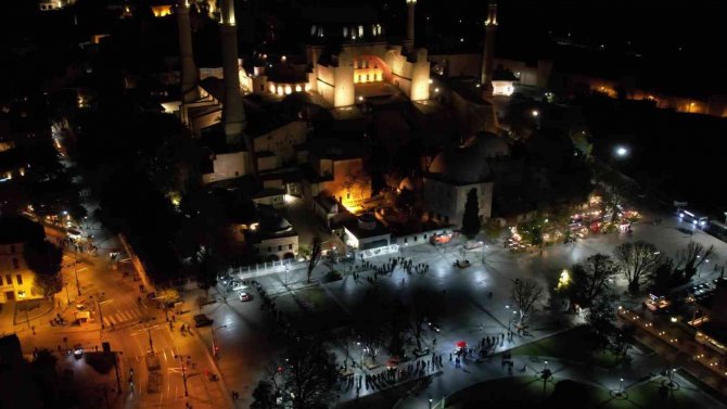Türkiye’de İlk Kez Yapılan Deprem Tatbikatında Cami Hoparlörlerinden Uyarılar Yapıldı
