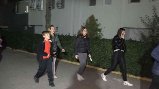 Tatbikatı Kimileri Uyguladı, Kimisi De Film Gibi İzledi