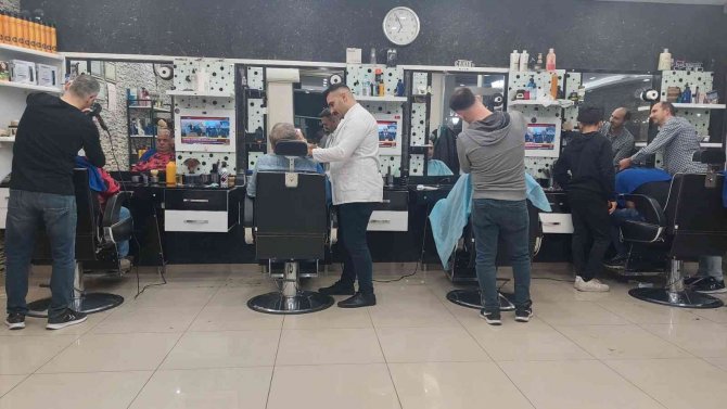 Tatbikat Tıraş Olurken Yakaladı