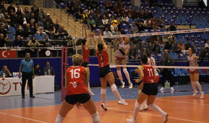 Sultanlar Ligi: Aydın Büyükşehir Belediyespor: 3 - Bolu Belediyespor: 1