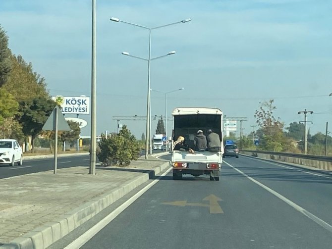 Canlarını Hiçe Sayarak Dakikalarca Yolculuk Yaptılar
