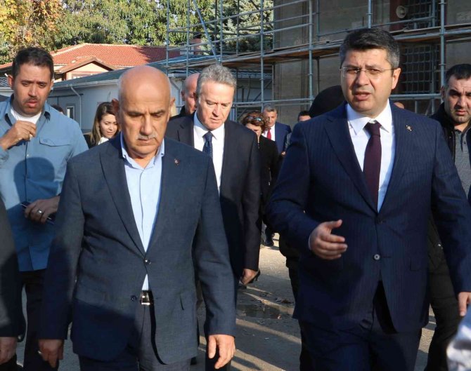 Bakan Kirişci, Restorasyonu Devam Eden Selimiye’de İncelemelerde Bulundu