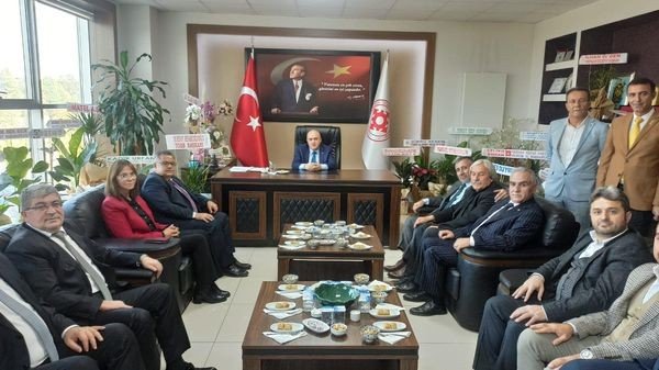Başkan Yıldırım, Farklı Odalara Giderek Çalışmalar Hakkında Bilgiler Aldı