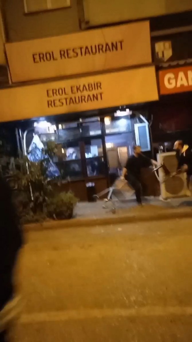 Bursa’da Silah, Sopa Ve Sandalyelerin Kullanıldığı Kavga Kamerada