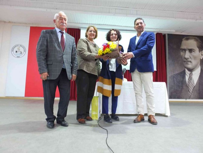 Burhaniye’de Kadın Gezginler İçin Rotalar Belirlendi