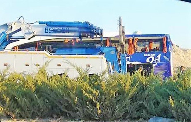 Yolcu Otobüsü Hafriyat Kamyonuyla Çarpıştı; 2’si Ağır 12 Yaralı