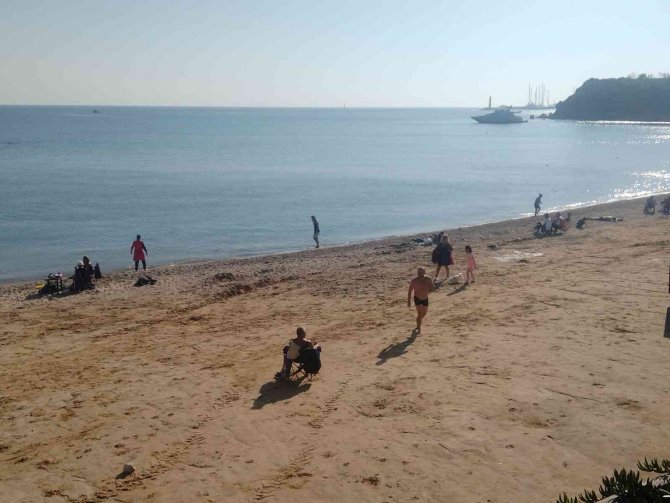 Didim’de Kasım Ayında Yaz Keyfi