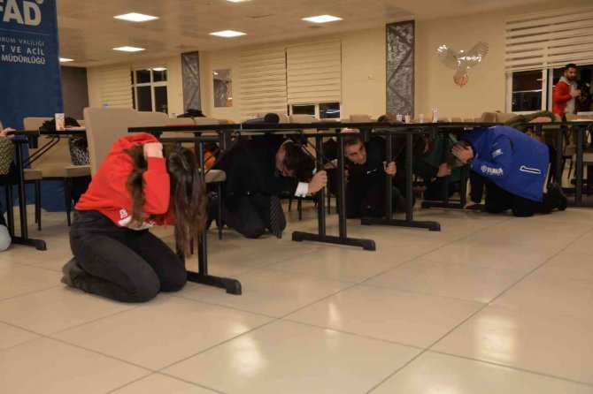 Erzurum’da ‘Çök-kapan-tutun’ Tatbikatı