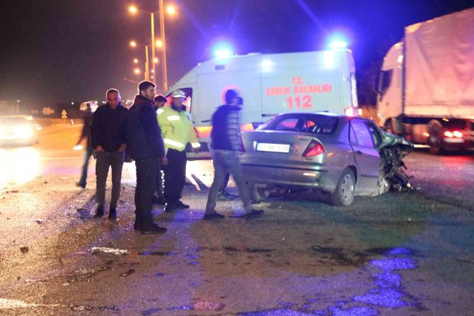 Kapıkule Yolunda Tır İle Çarpışan Otomobil Hurdaya Döndü: 1 Yaralı