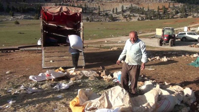 Antalya’da Yörüklerin Yayladan Dönüşü Başladı