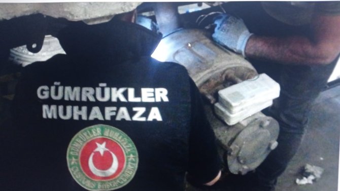 Habur Sınır Kapısı’nda 4 Milyonluk Kaçak Ürün Ele Geçirildi