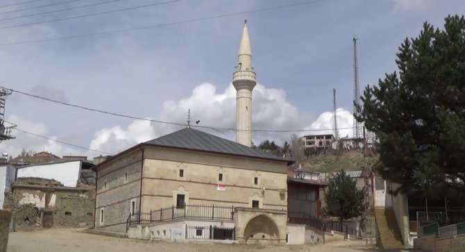 İ̇ki Asırlık ’Çivisiz Cami’ Zamana Meydan Okuyor