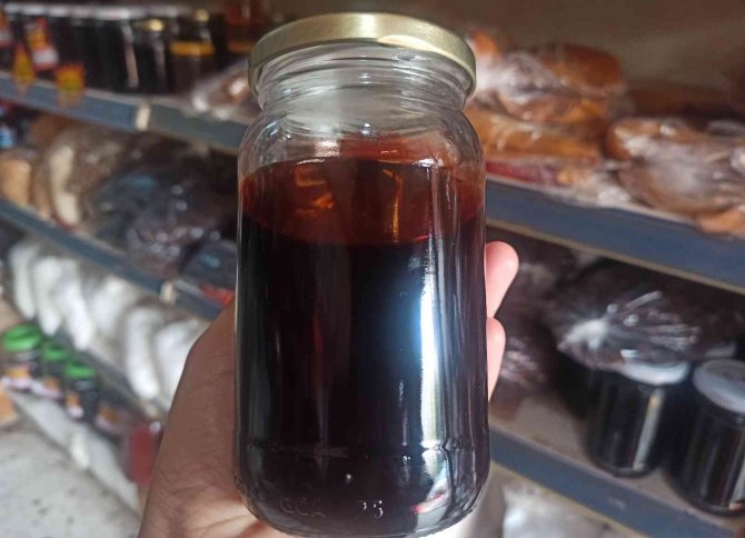 Soğuk Havaların Vazgeçilmezi Ardıç Pekmezi