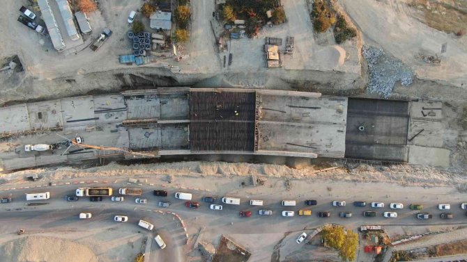 Battı Çıktı Kavşağında Kazı Çalışmaları Tamamlandı