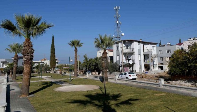 Kuşadası Belediyesi Sanatla Yeşilli Birleştiriyor